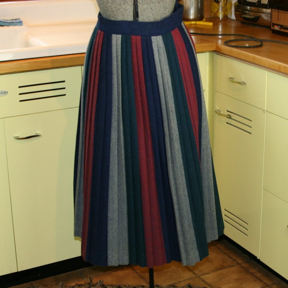 Vintage Pleated Women's Skirt  Homemade Colorful